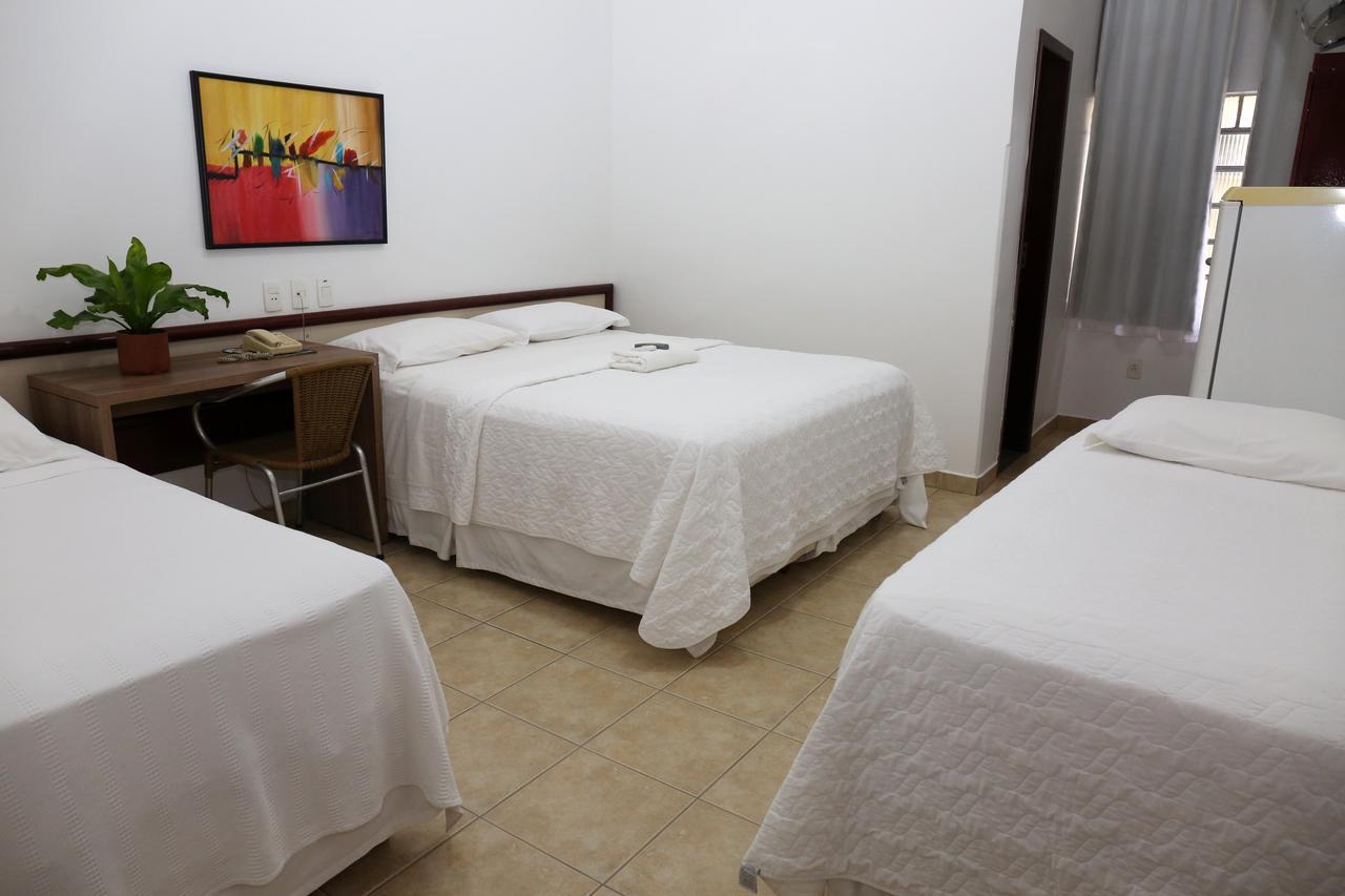 Licia Hotel Joao Pinheiro Exterior photo